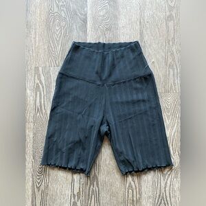 Aerie Hi-Rise striped 7” bike short in black